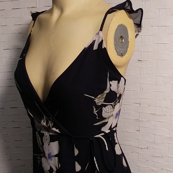 Lulus Wrap Dress - Picture 4 of 8